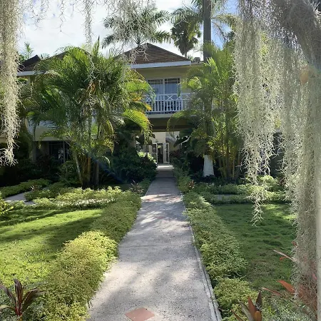 Family Comfort In Jamaica - Enjoy 7 Miles Of White Sand Beach! Villa